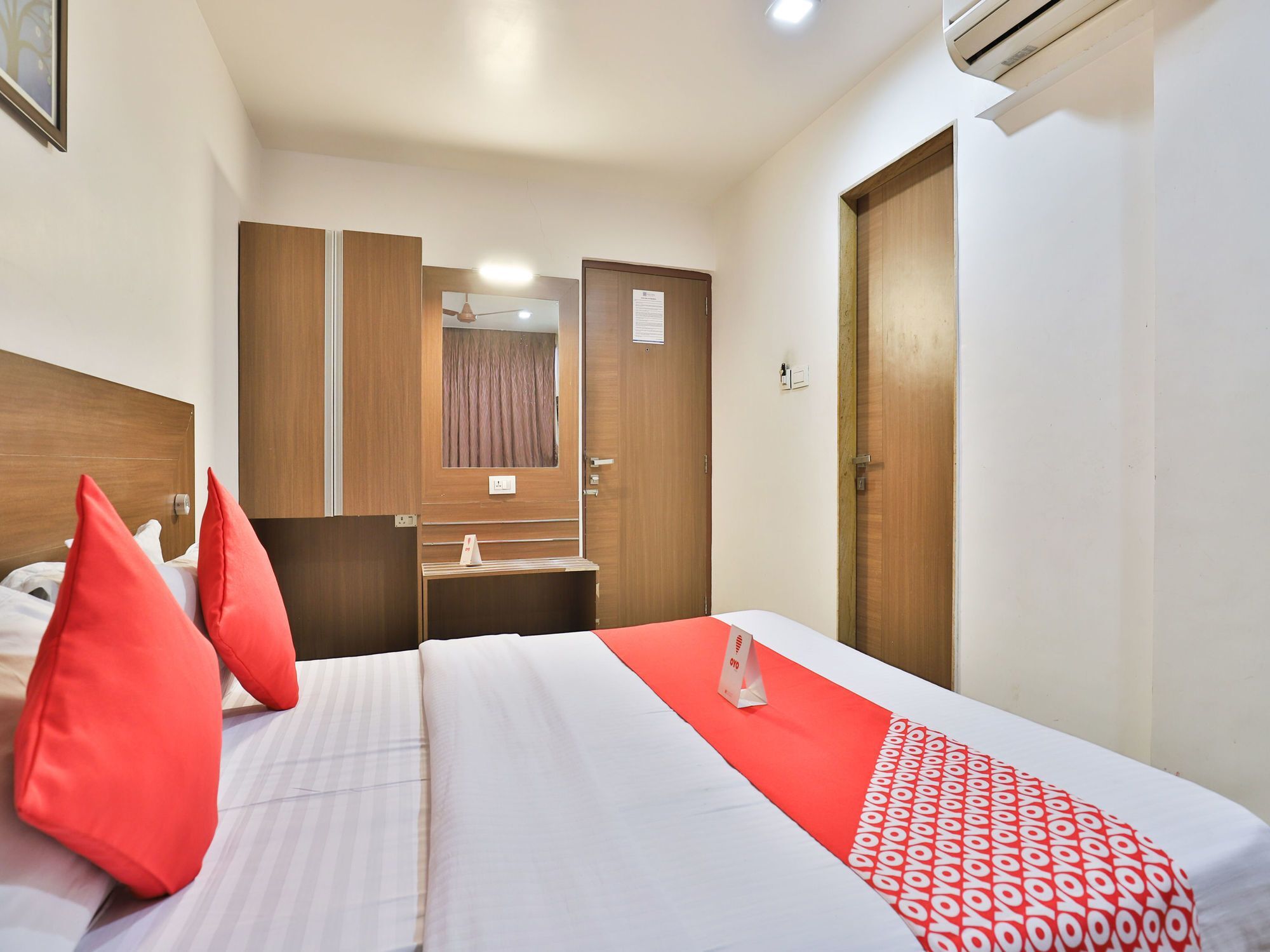 Hotel Itsy By Treebo - Shelter 2 Km From Crinoline Falls Shillong