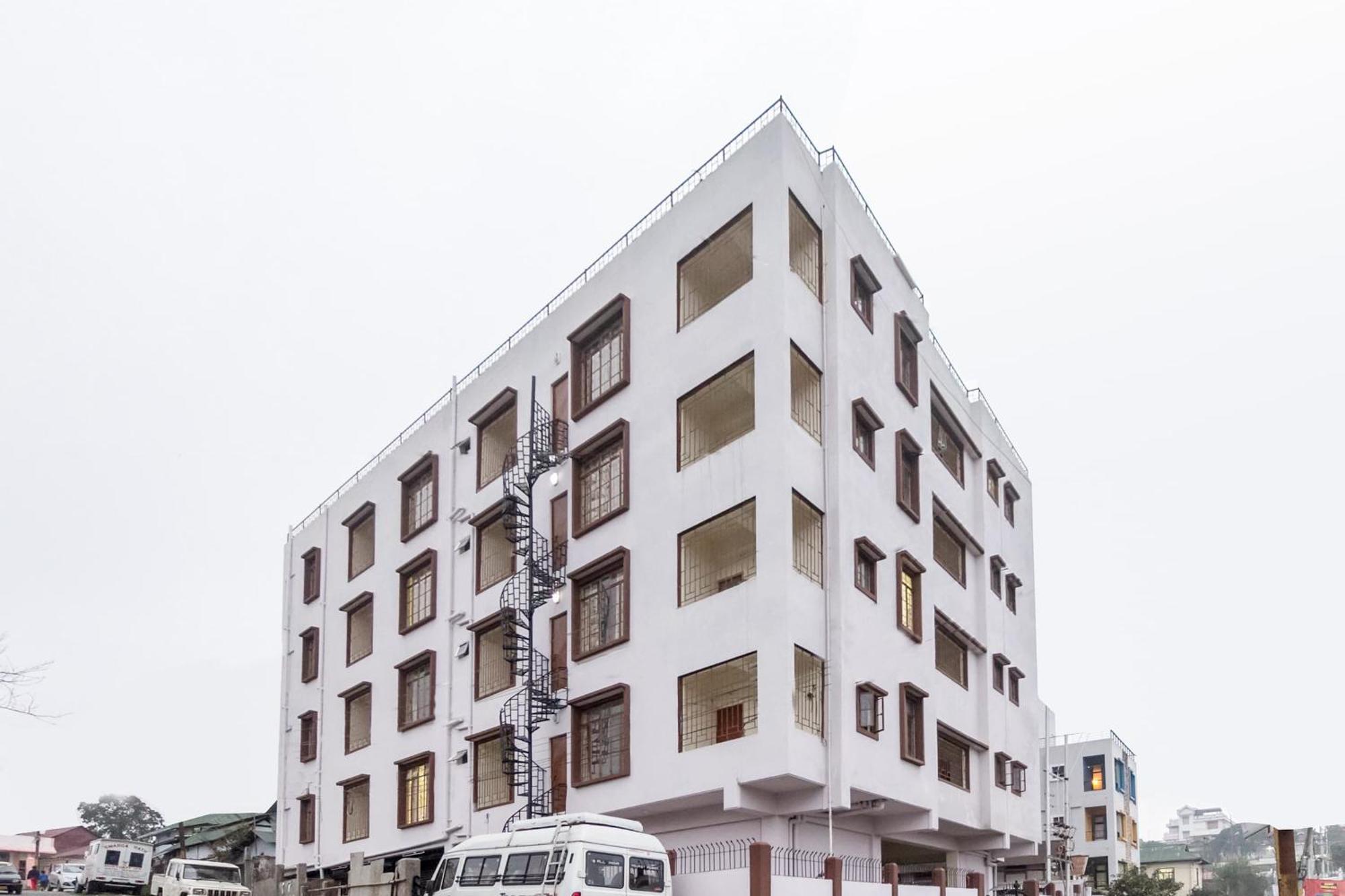 Travellers Hotel