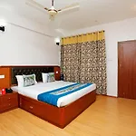 Oyo Flagship 8816 Whispering Pines