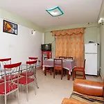 Oyo Flagship 8816 Whispering Pines