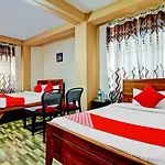 Oyo 78477 Meera Holiday Villa