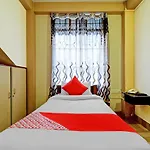 Oyo 78477 Meera Holiday Villa