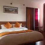 Banalari Pine Inn