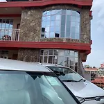 Tariang\'S Enclave Homestay