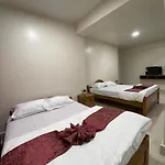 Riwaa\'S Guest House