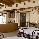 Oyo 2402 Hotel Highwinds