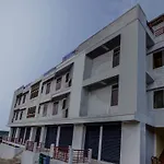 Oyo 11935 White Cloud Guest House