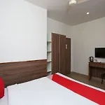Oyo 13262 Hotel Indiana