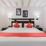 Capital O 6645 Hotel Sapphire