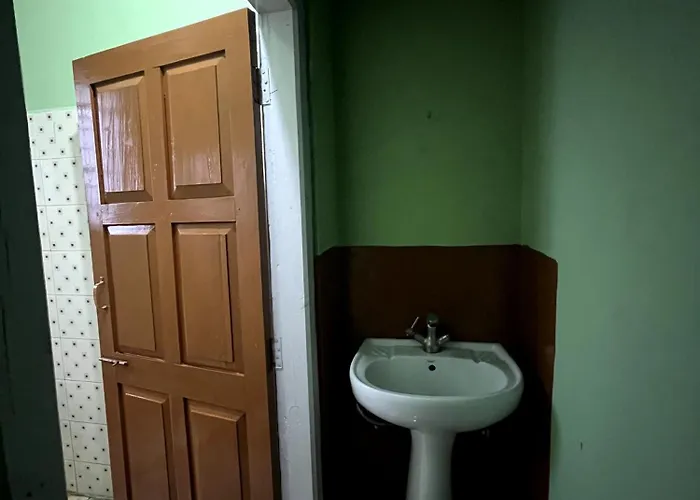 Shillong - Syngkrem Traveller\'S Appartment