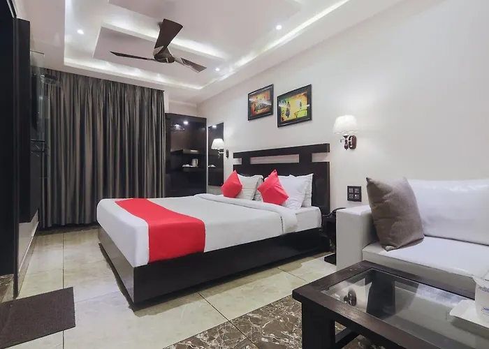 Capital O 6645 Hotel Sapphire