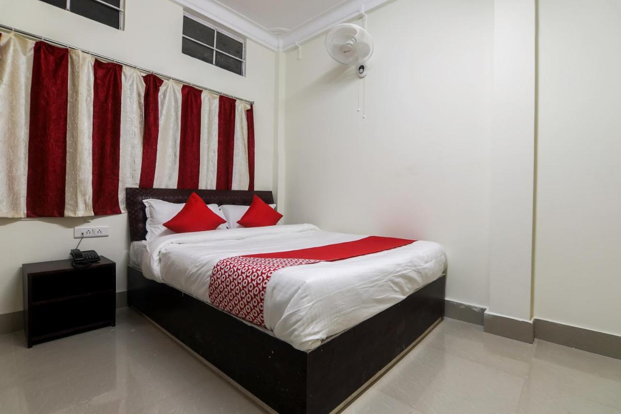 Oyo 18759 Nirvana Hotel 3*