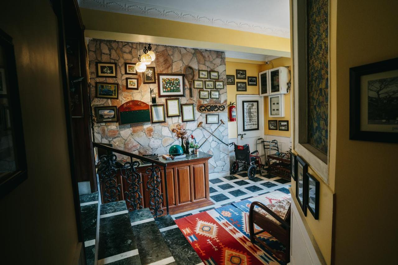 Bed & Breakfast Rock Cliff