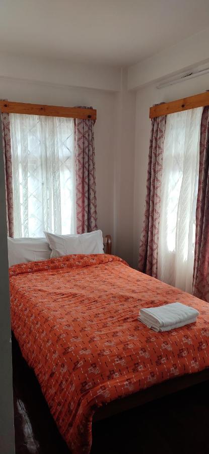 Crossroad Bed & Breakfast *