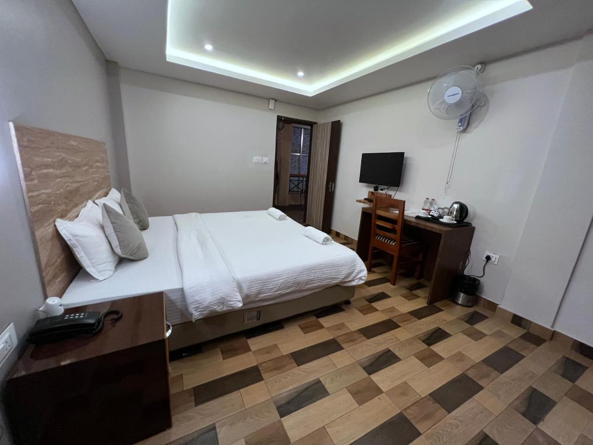 The Phoenix Residency Hotel 4*