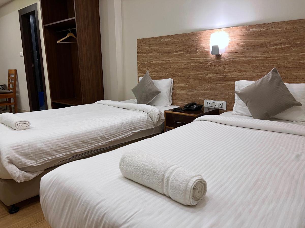 Hotel The Phoenix Residency 4*