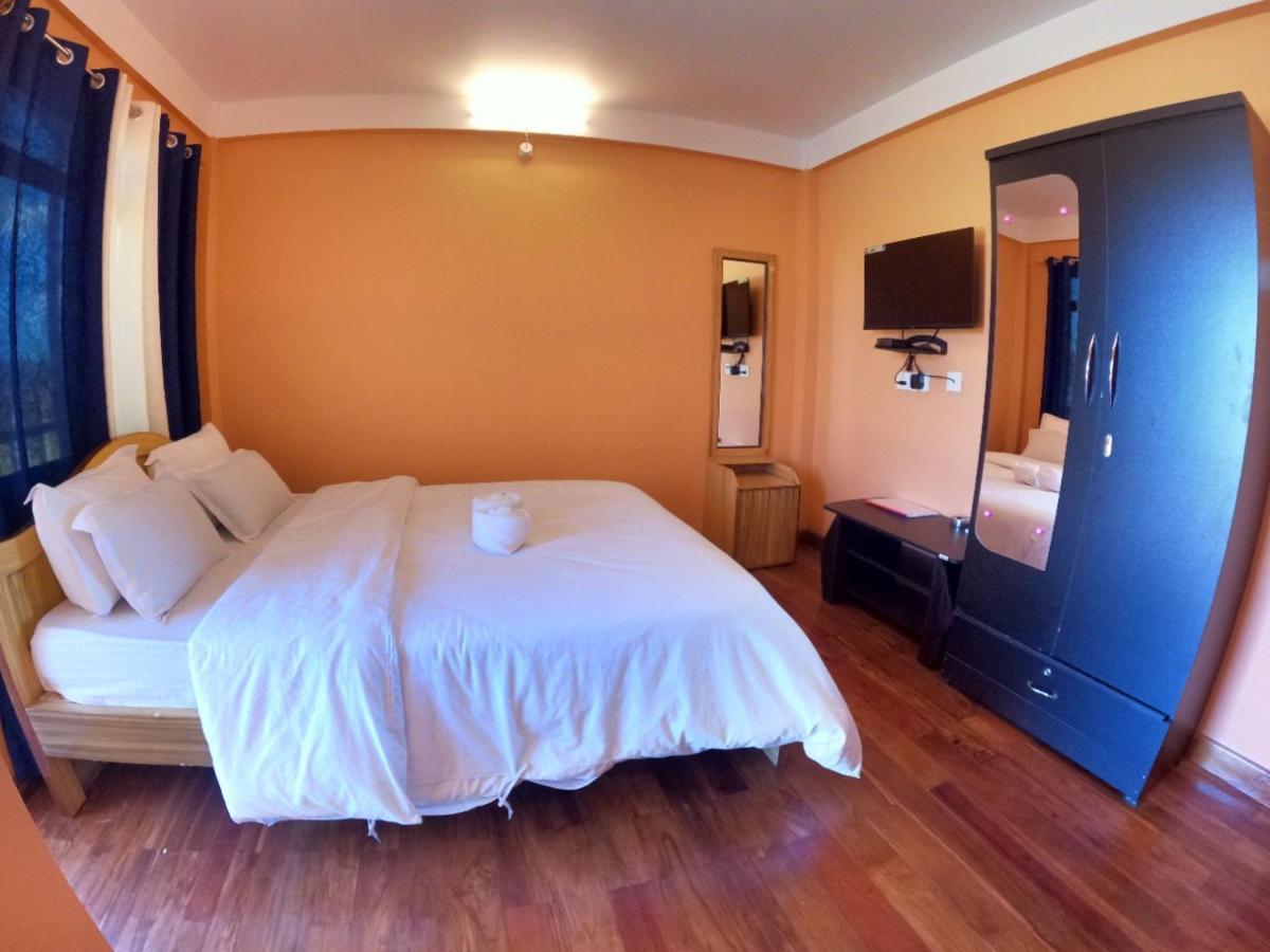 Aurora Hotel 2*