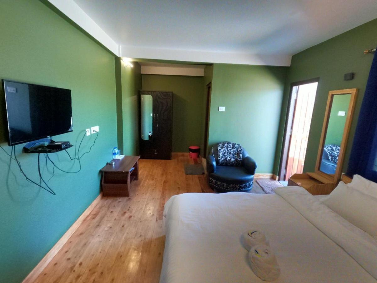 Aurora Hotel