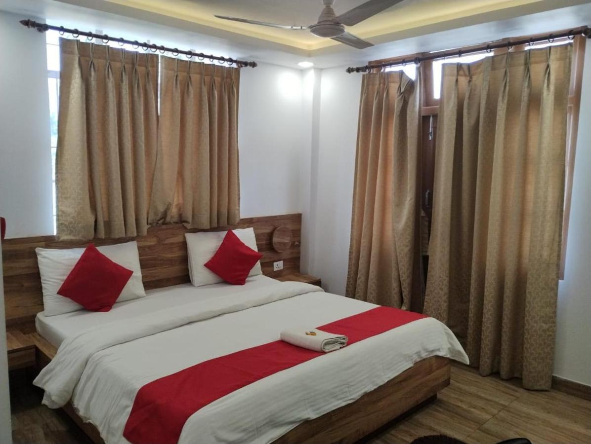 Castle Residency Hotel 2*