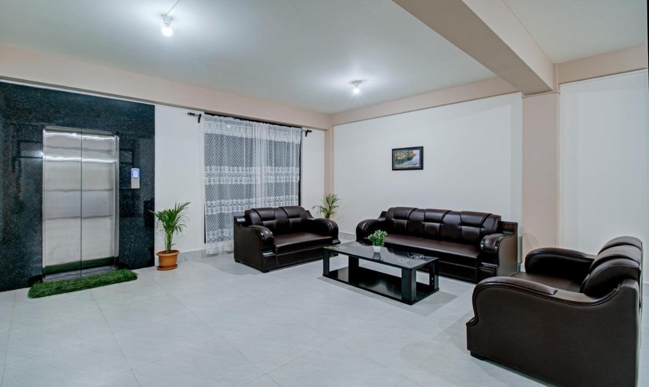 Hotel Treebo Staying Center 3*