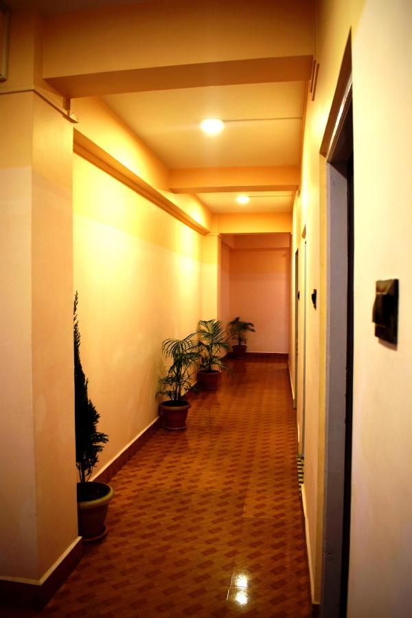 Lily Hotel 2*