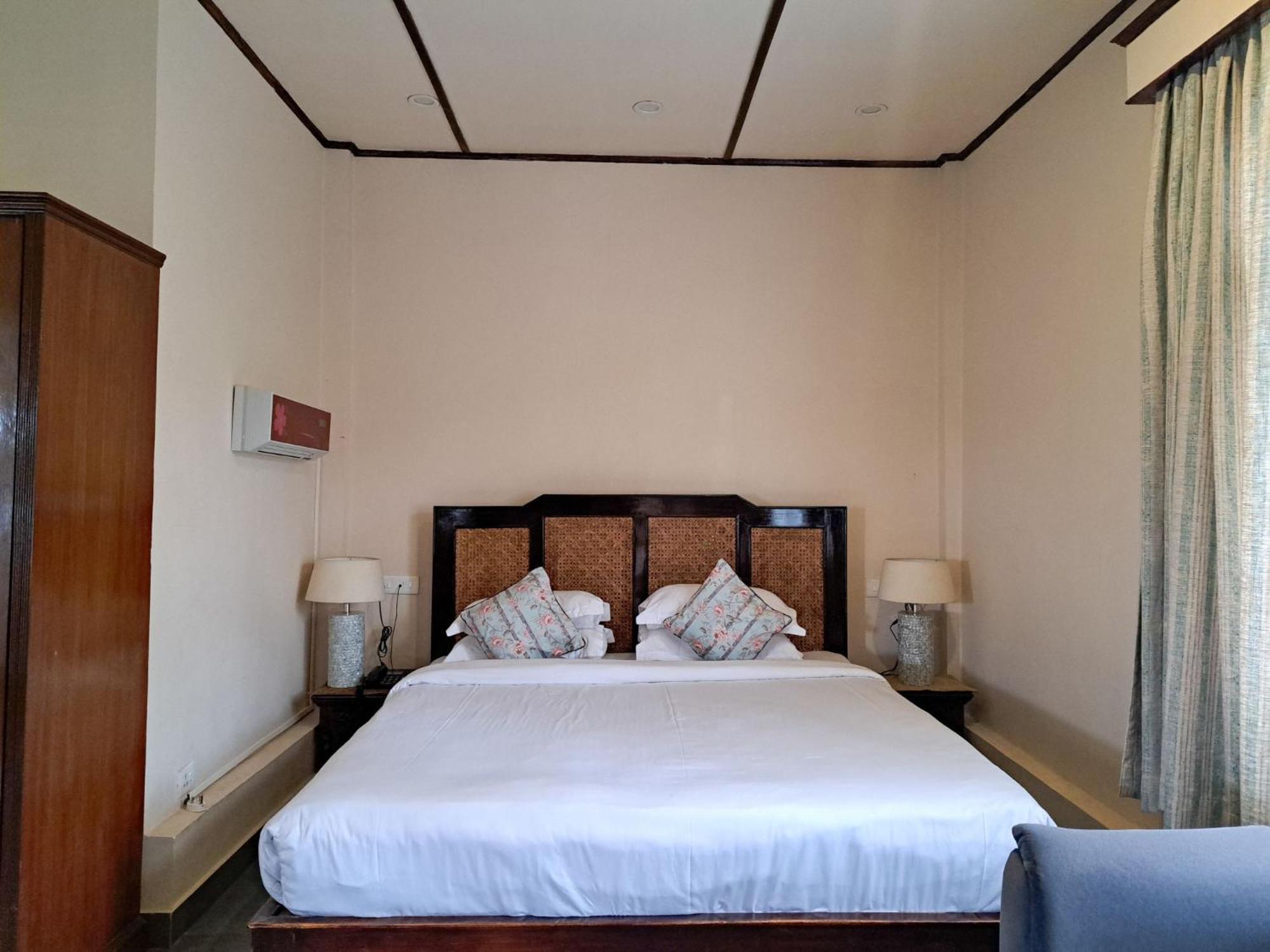 Hotel The Heritage Club - Tripura Castle And 4*