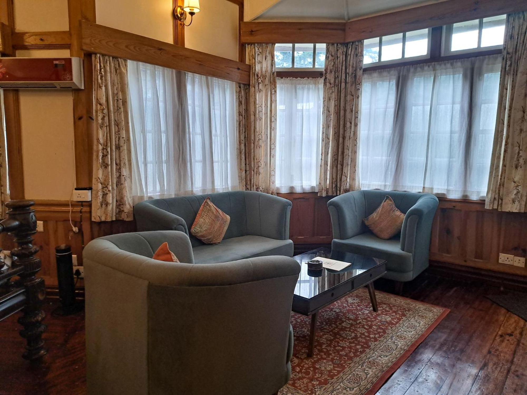 The Heritage Club - Tripura Castle And