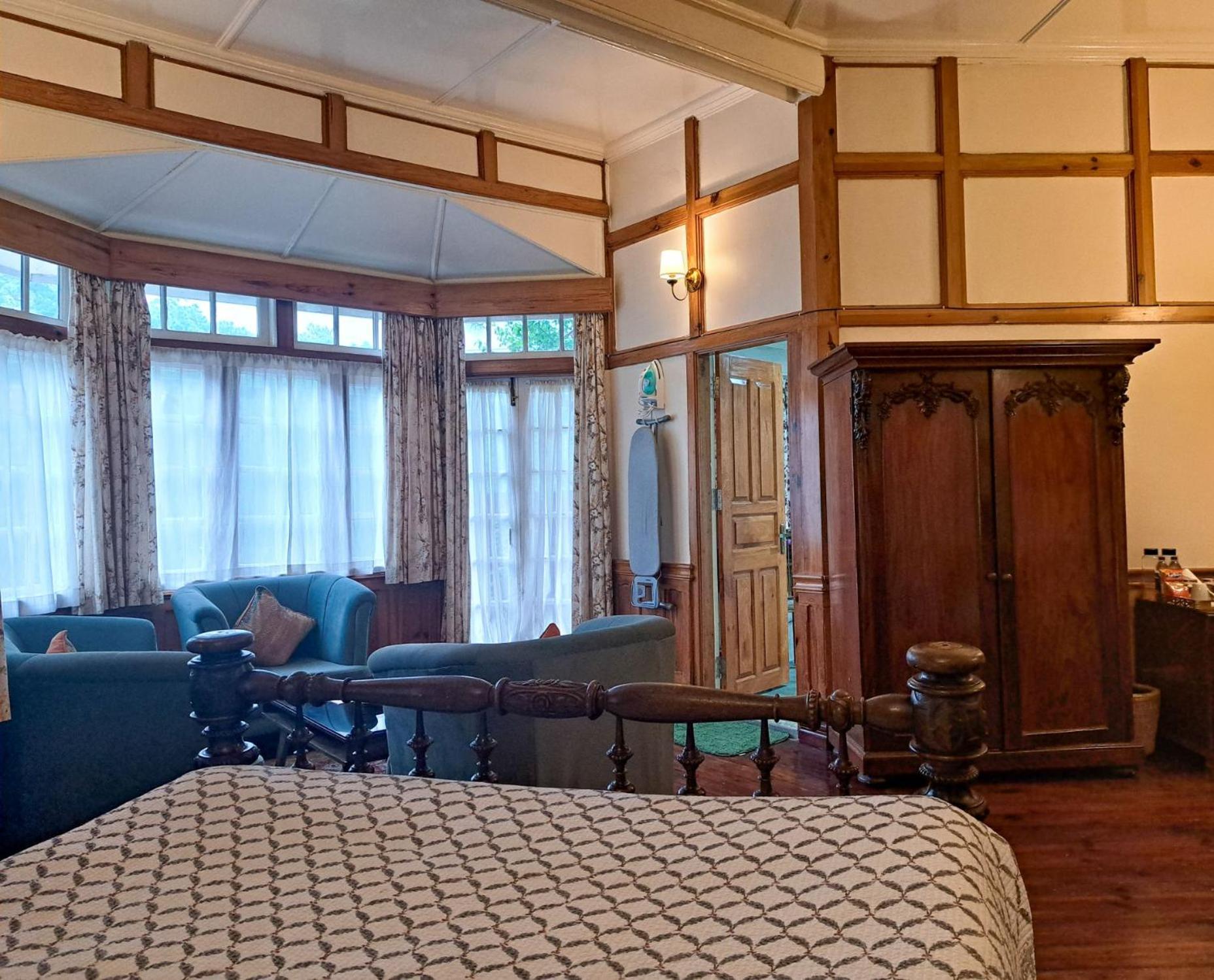 The Heritage Club - Tripura Castle And Hotel