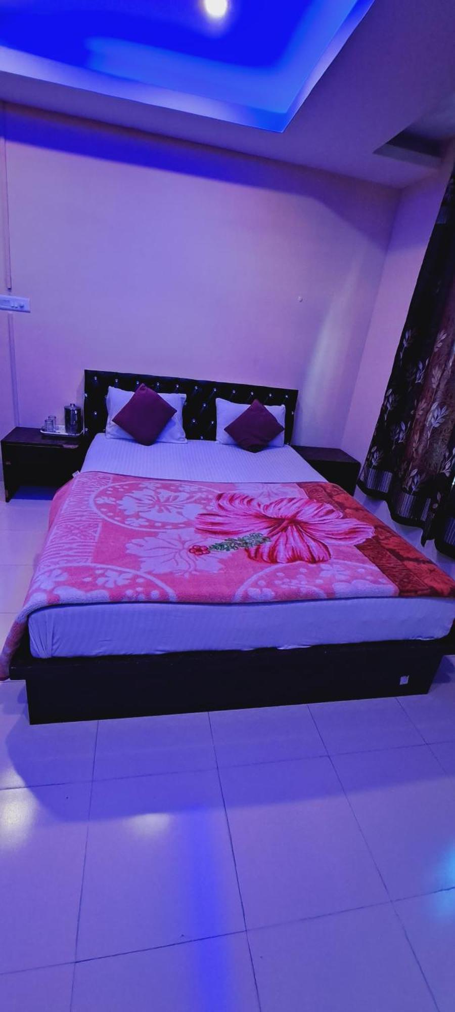 Shillong Guest House *