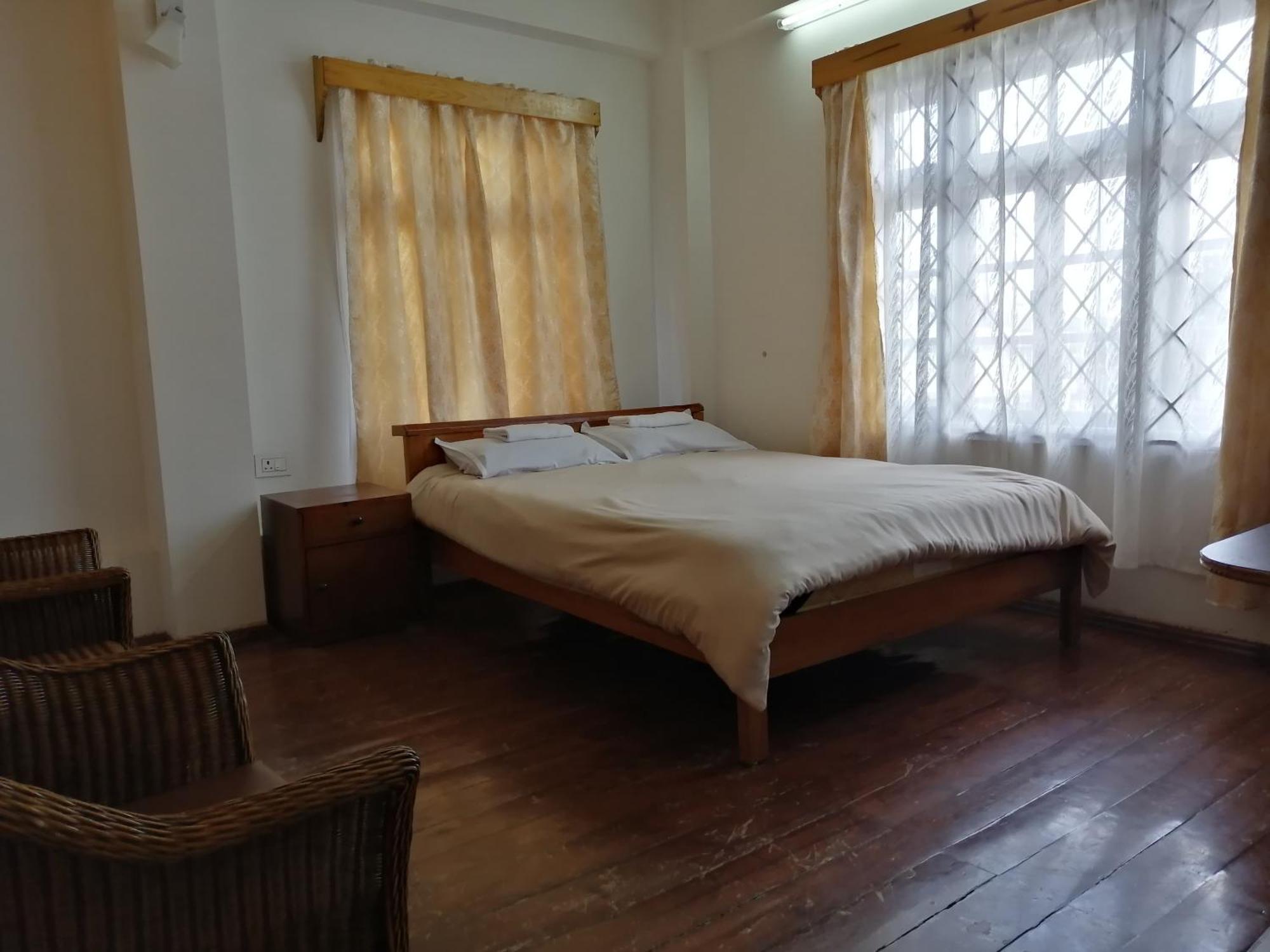Crossroad Bed & Breakfast Shillong