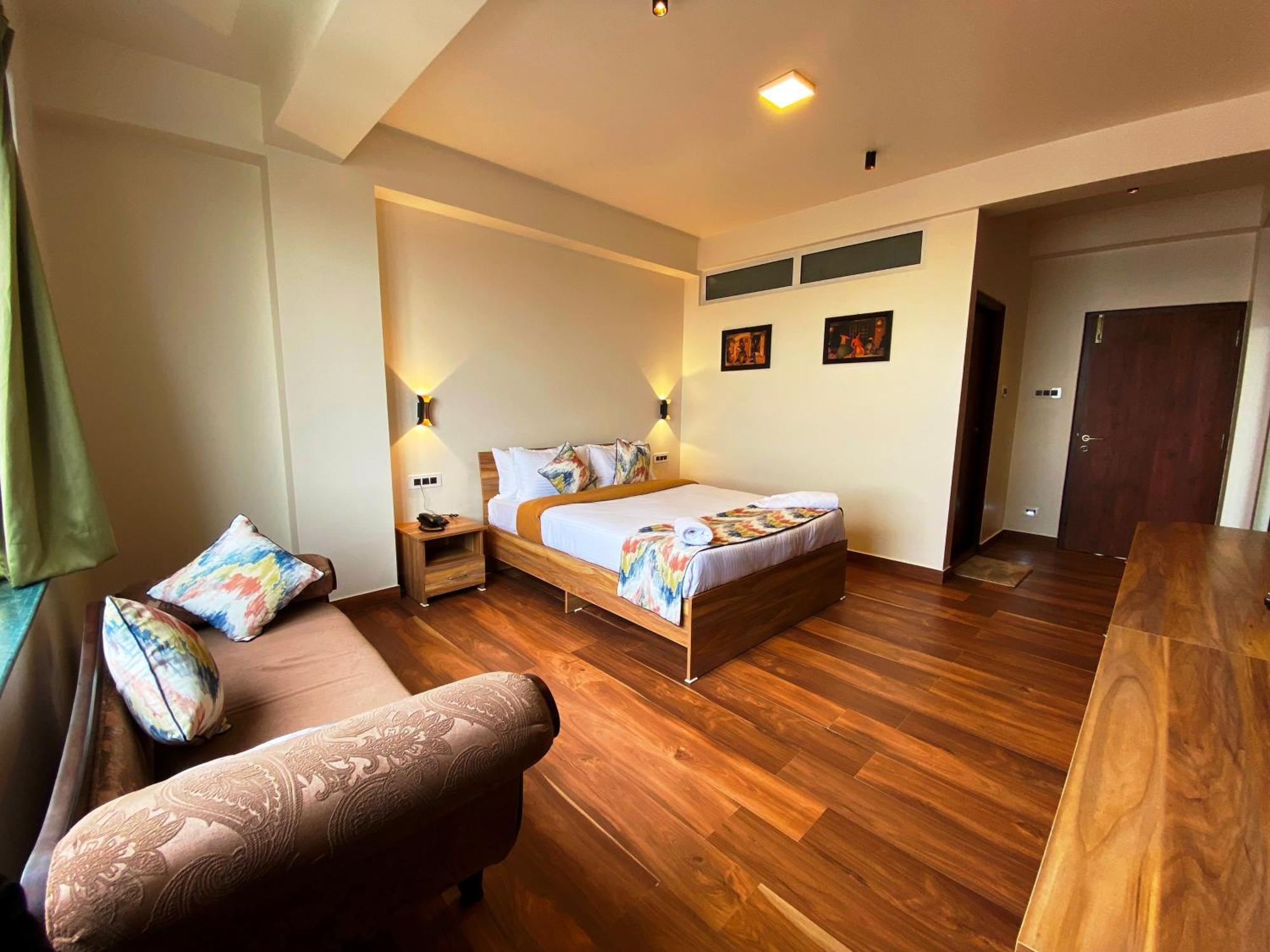 Janeira Hotel 4*
