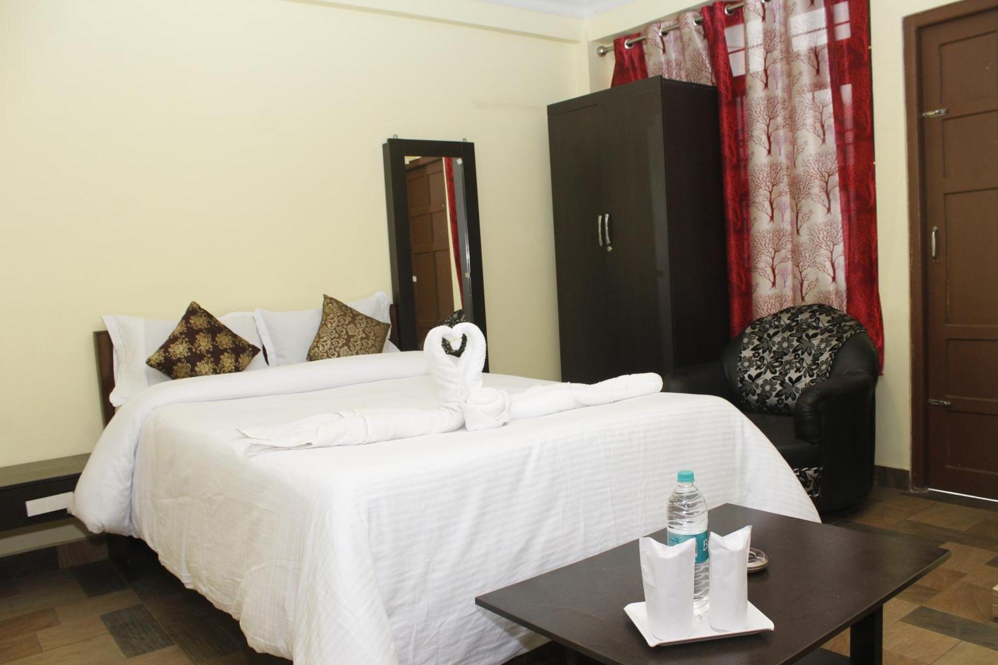 Aurora Hotel 2*