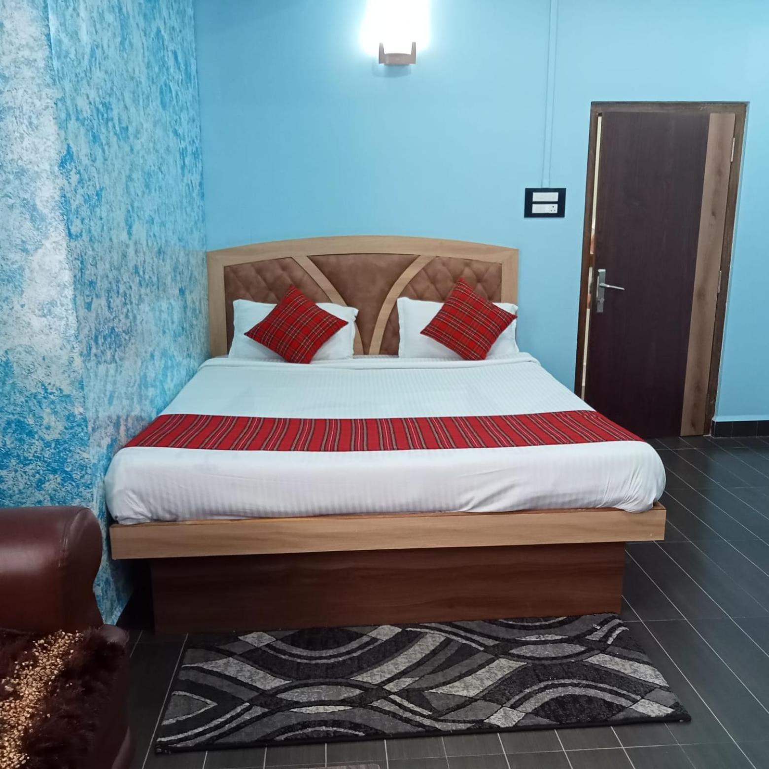 Hills View Guest house *