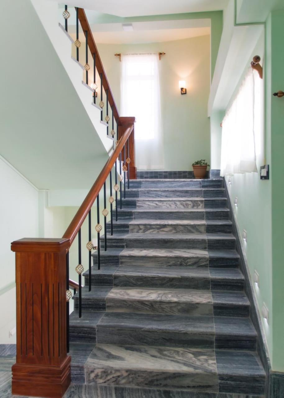 Hills View Guest house *
