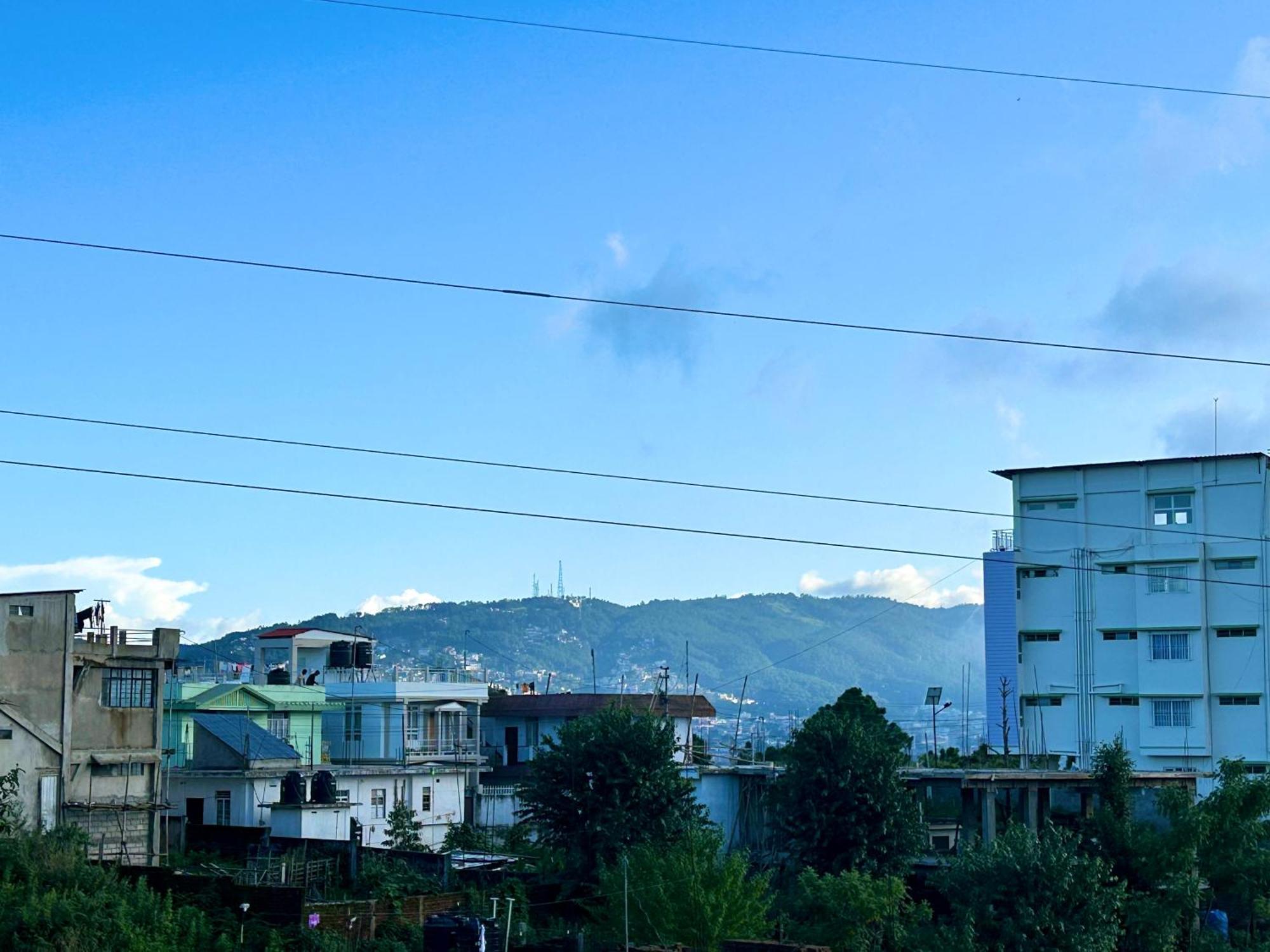 Yepplo - Complimentary Breakfast - 24 Hrs Caretaker & Power Backup Shillong