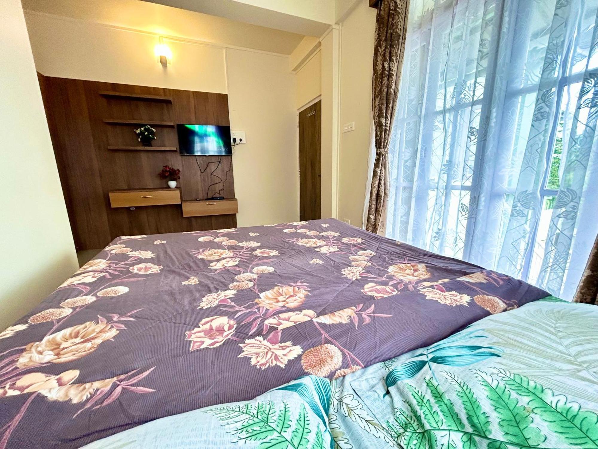 Villa Yepplo - Complimentary Breakfast - 24 Hrs Caretaker & Power Backup *
