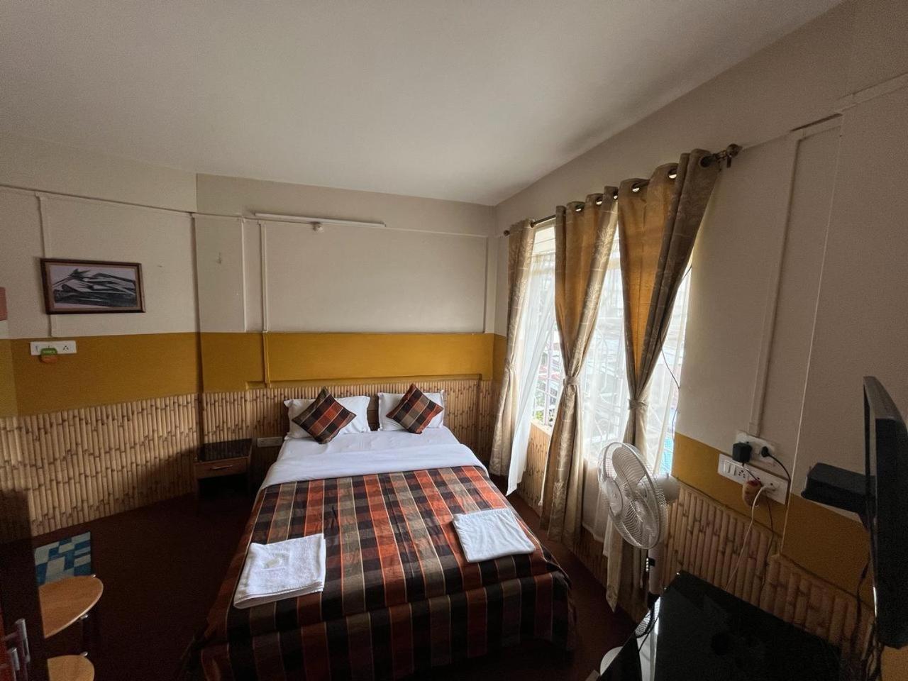Guest house Sweet Near Police Bazar