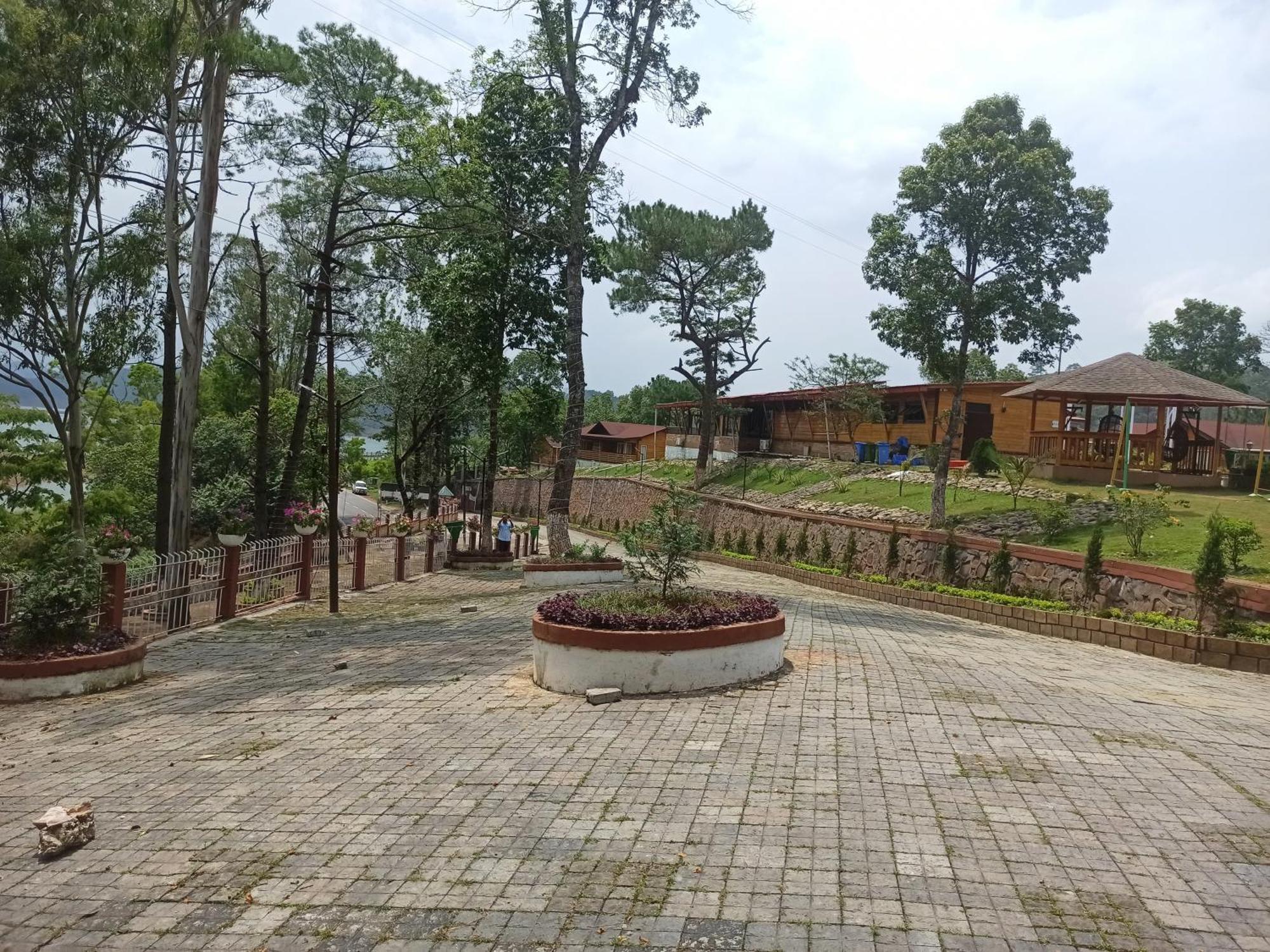 Rishat Sngi Orchid Hotel 3*