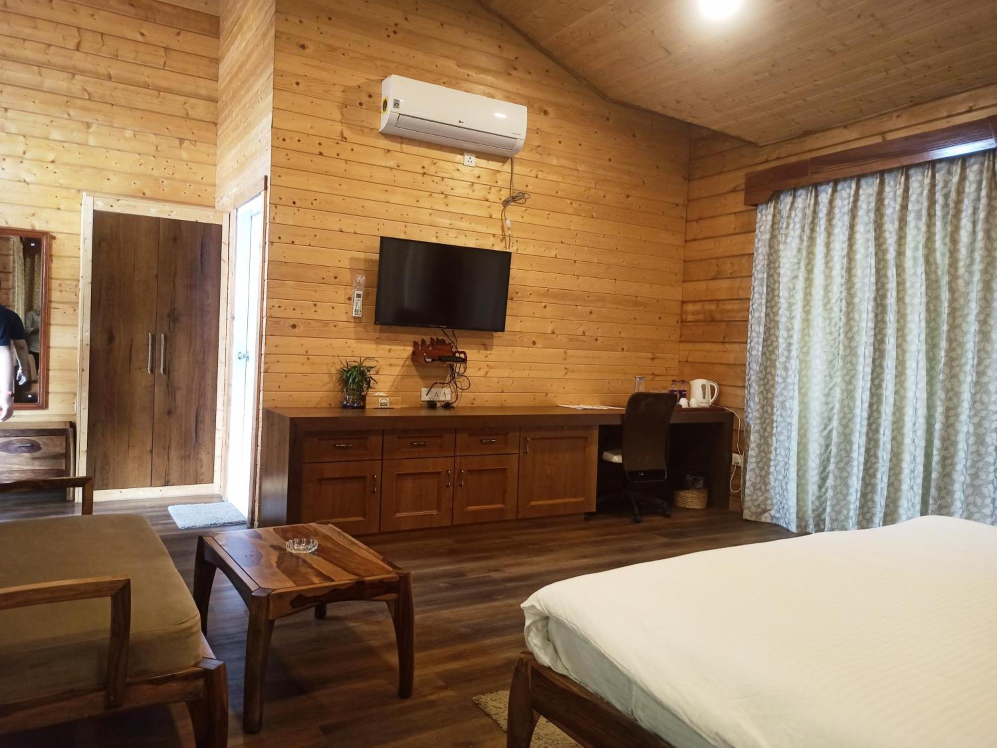 Hotel Rishat Sngi Orchid Shillong