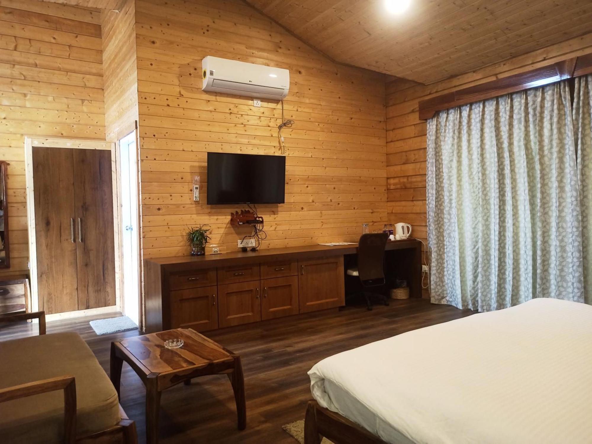 Rishat Sngi Orchid Hotel