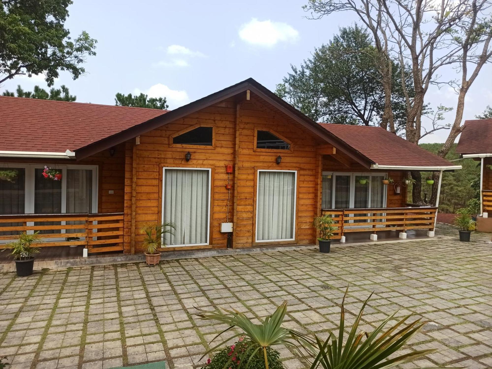 Rishat Sngi Orchid Hotel
