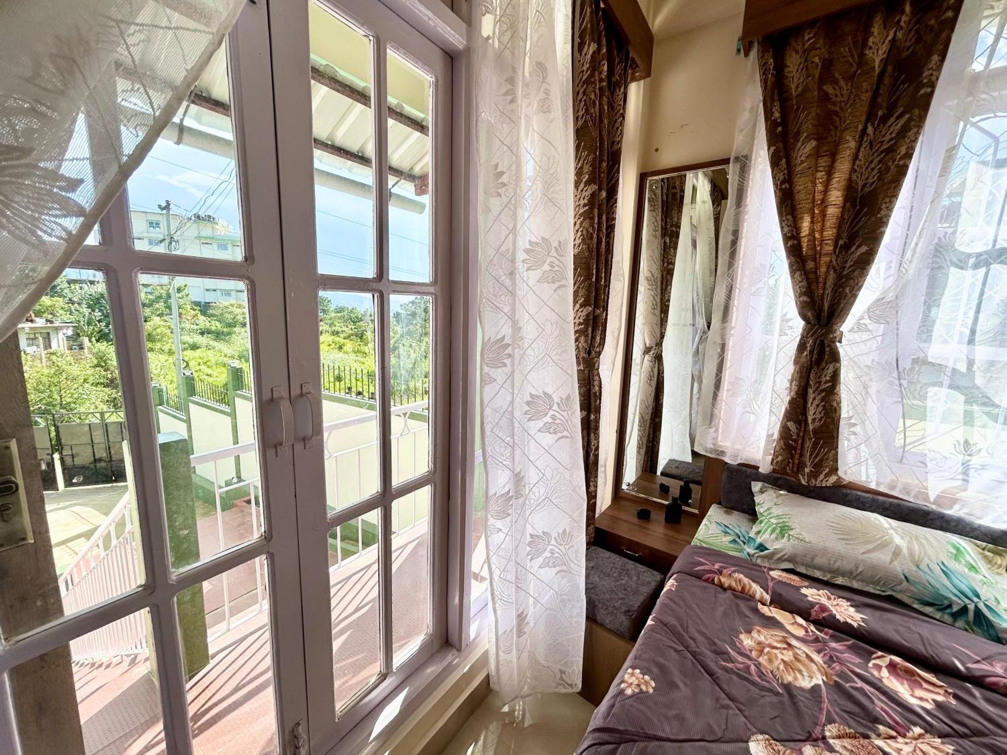 Yepplo - Complimentary Breakfast - 24 Hrs Caretaker & Power Backup Shillong