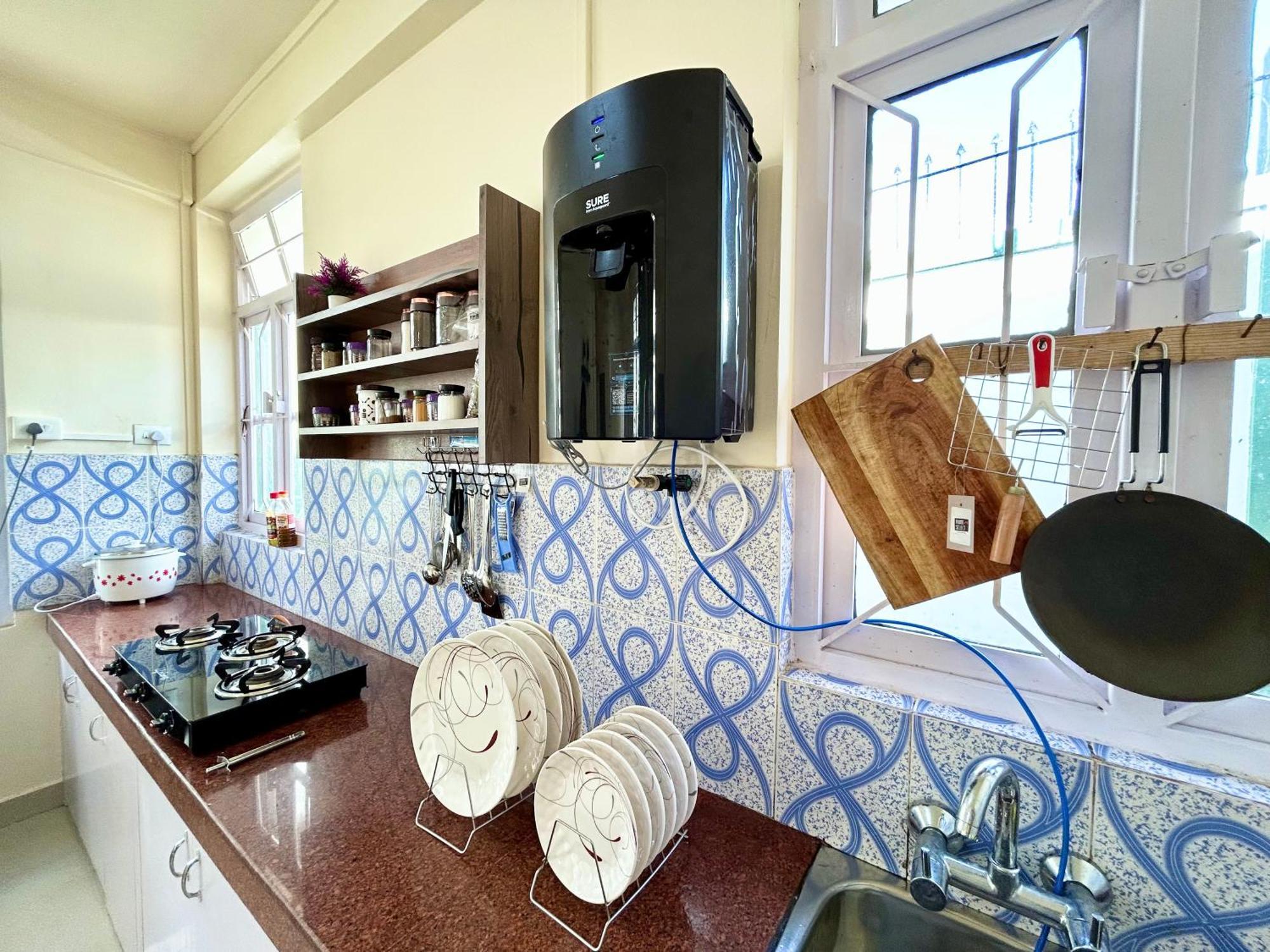 Yepplo - Complimentary Breakfast - 24 Hrs Caretaker & Power Backup * Shillong