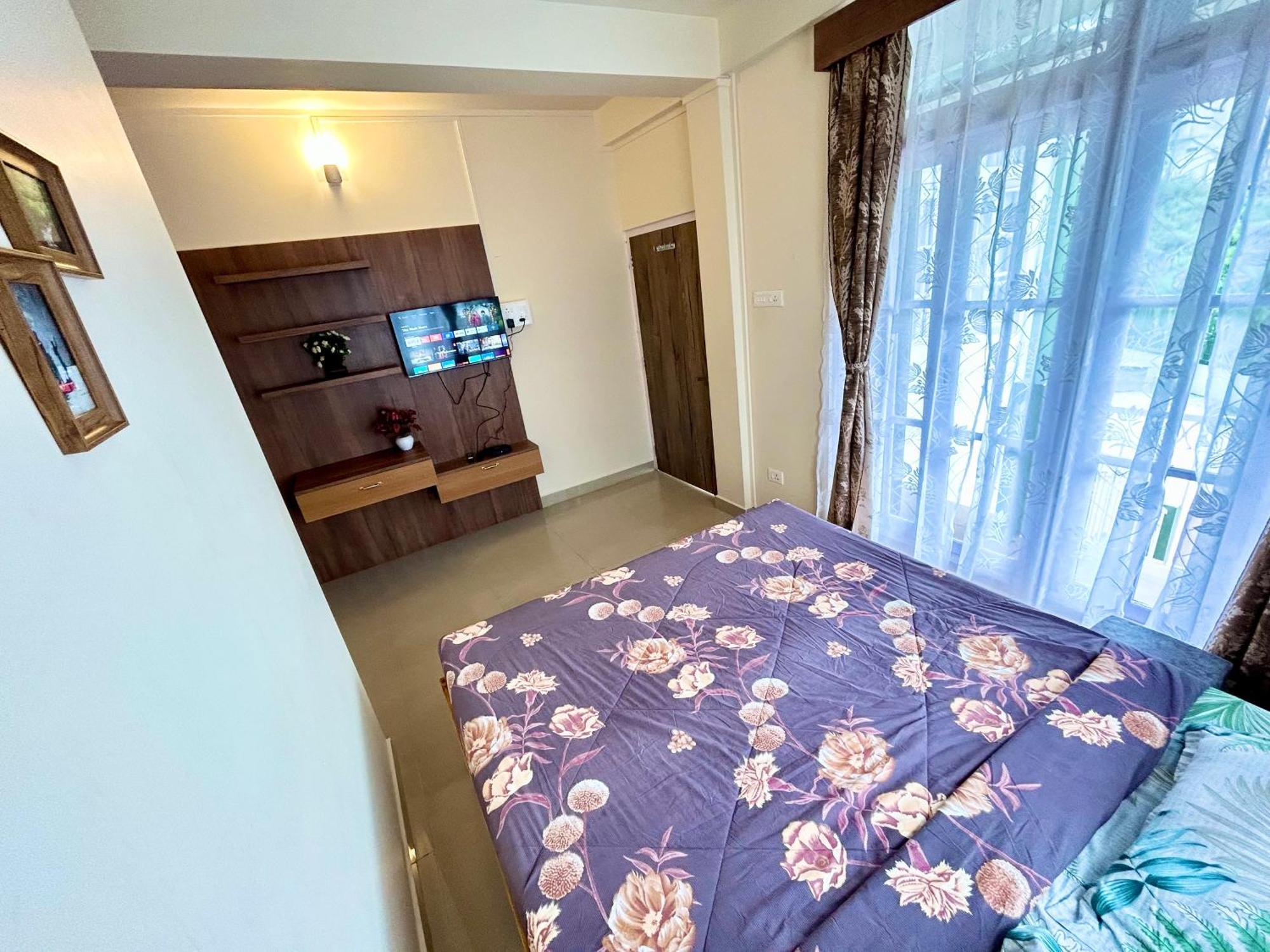 Yepplo - Complimentary Breakfast - 24 Hrs Caretaker & Power Backup Villa *