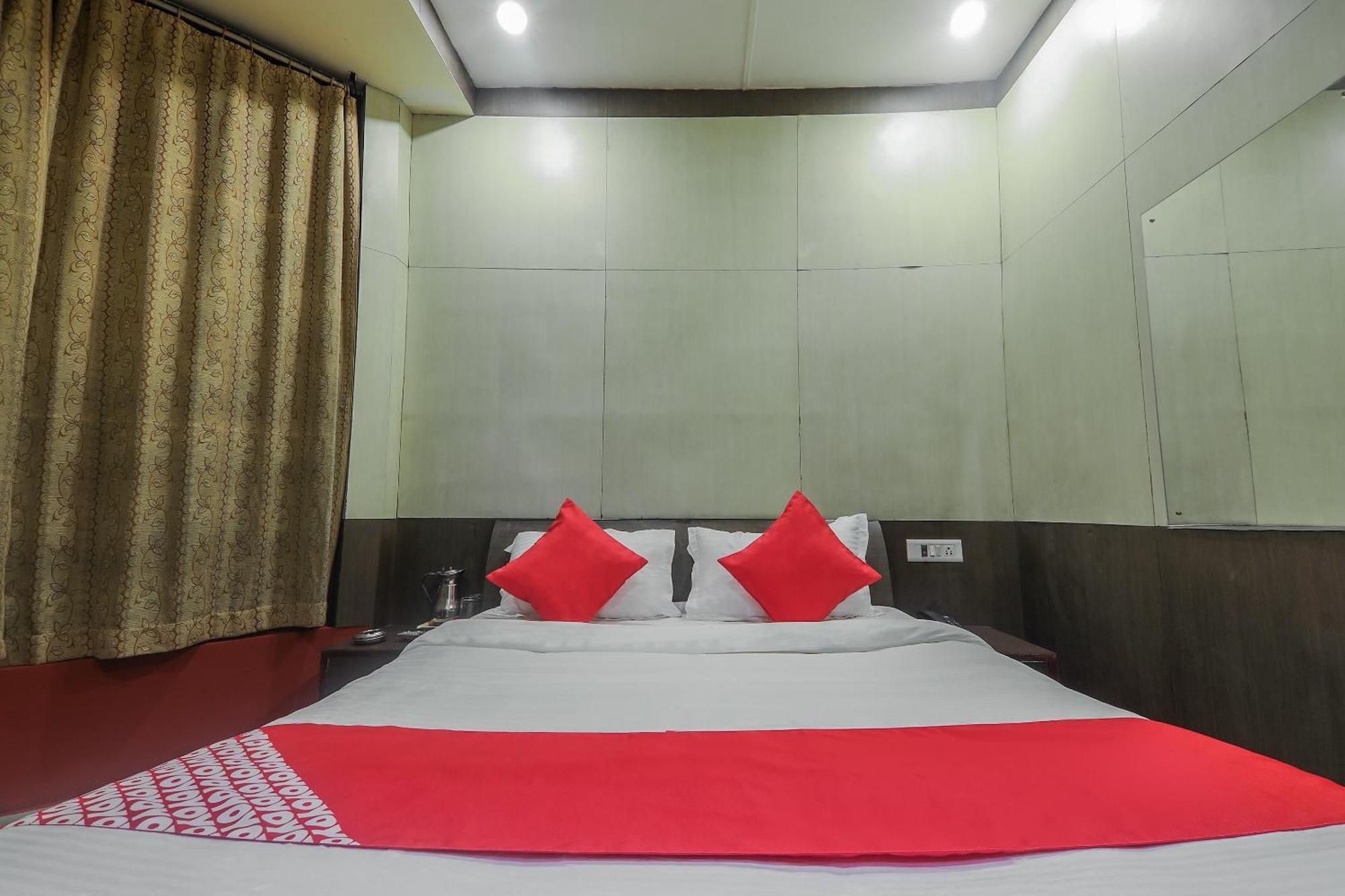 O Golden Peak Hotel