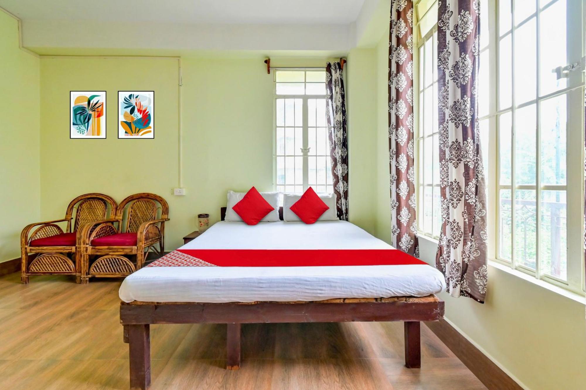 Oyo Flagship Pine Ridge Shillong