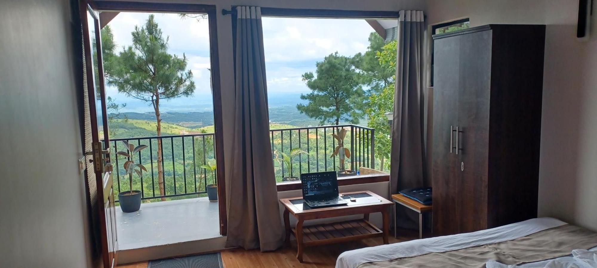 Hills Abode Homestay *