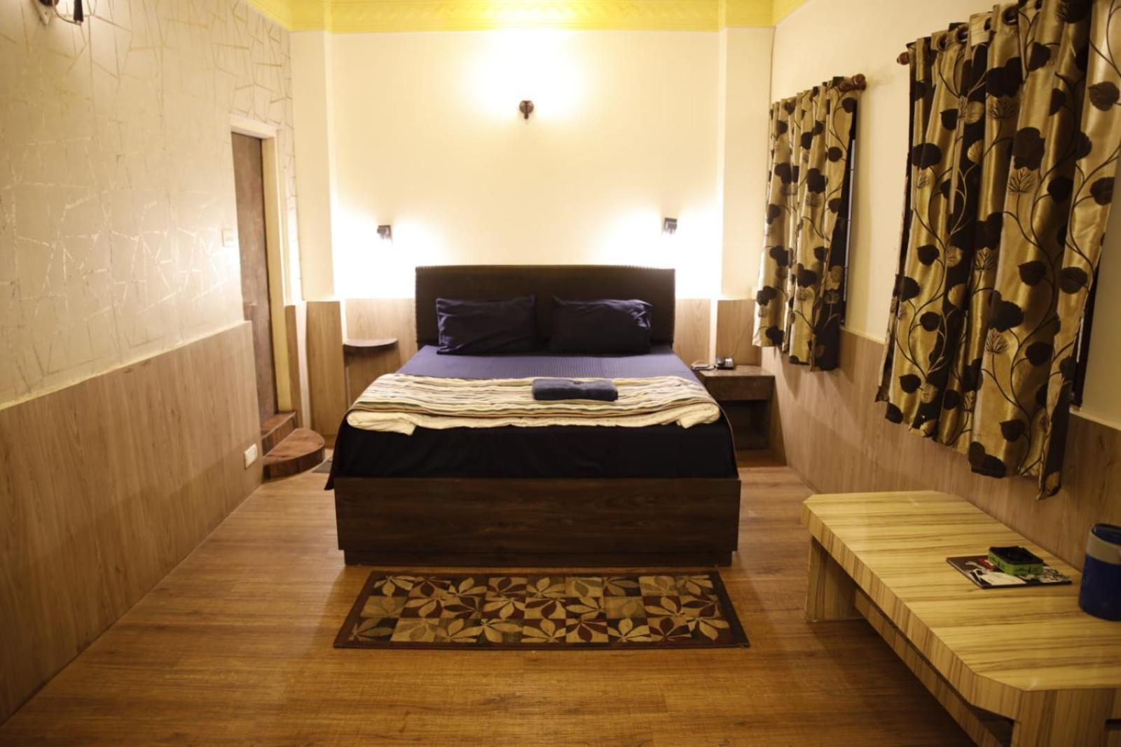 Hotel Pine Borough