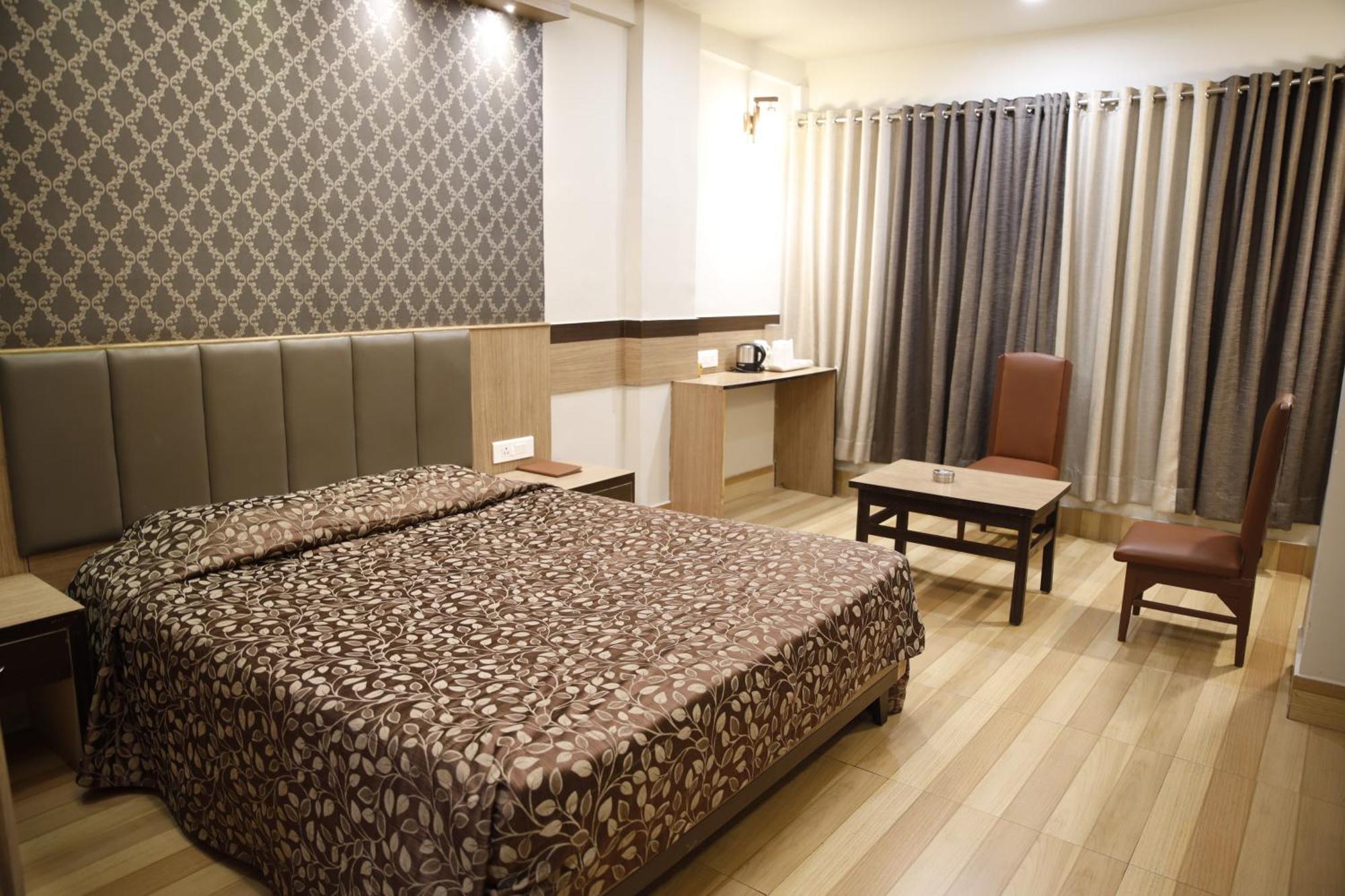 Hotel The Club Residency Ltd