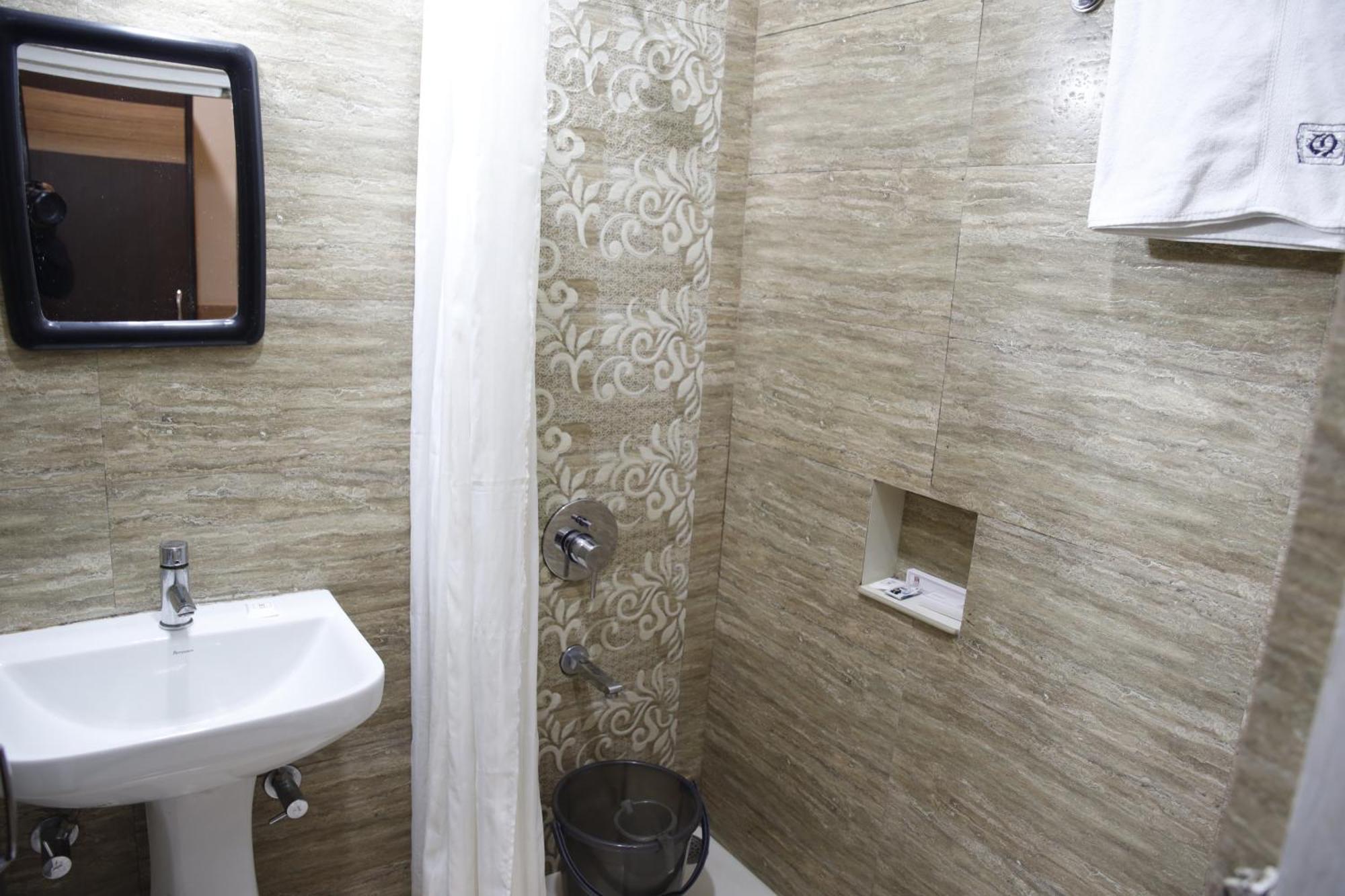 The Club Residency Ltd Hotel 2*